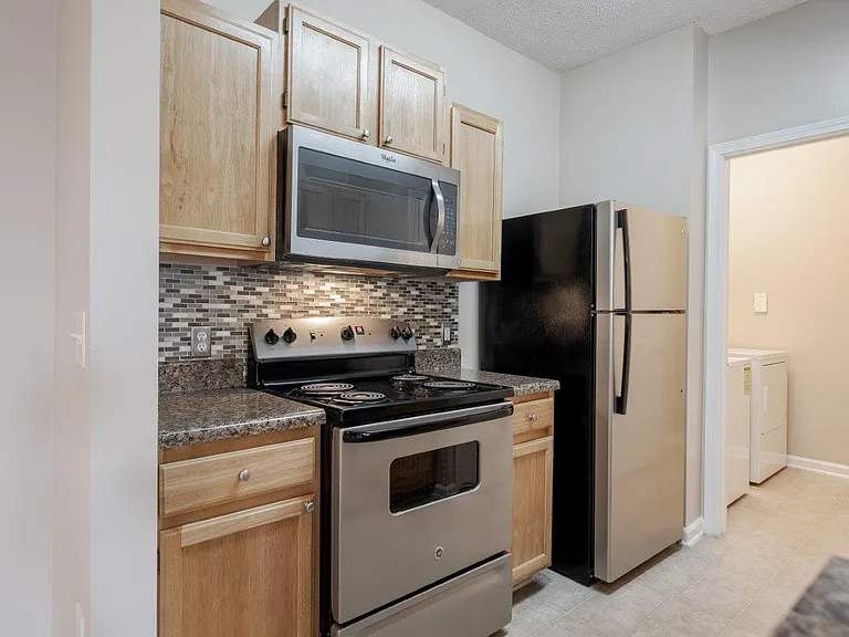 Heather Park Apartment Homes — Photo 1