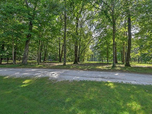 2nd image of 286 Beyers Lake Est