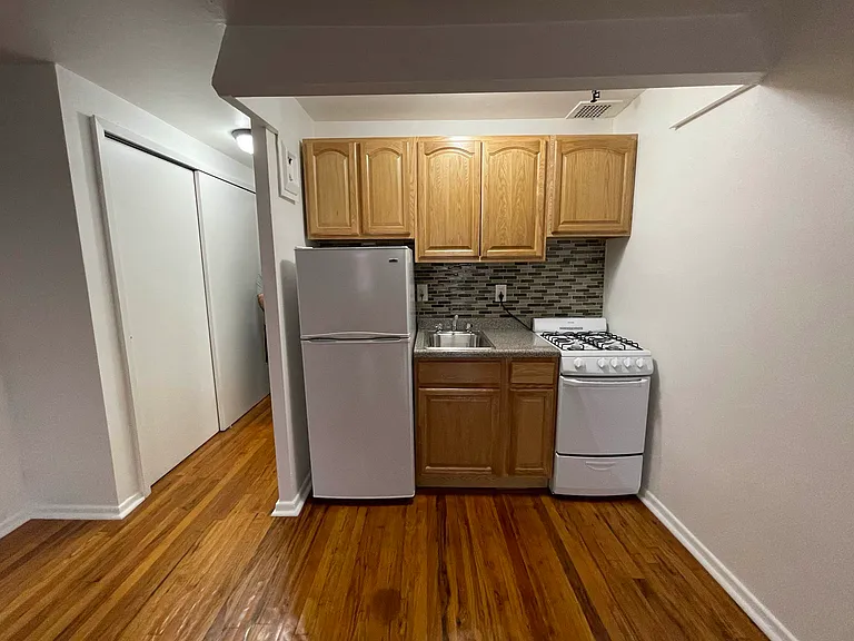 237 E 59th St #4K — Photo 3