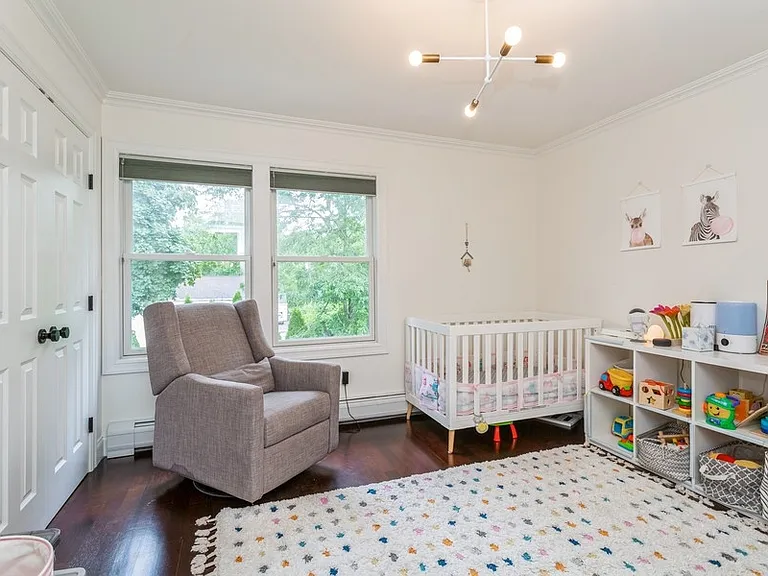 20 Holland Ave — Photo 14