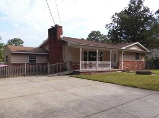 66 Essex Ave, Sicklerville, NJ 08081