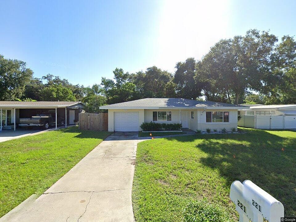 1st image of 221 Mineola Dr E