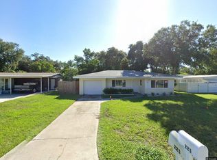 221 Mineola Dr E, Belleair Bluffs, FL 33770