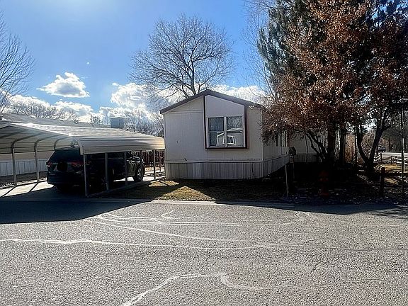 Corner lot. Carport. 
