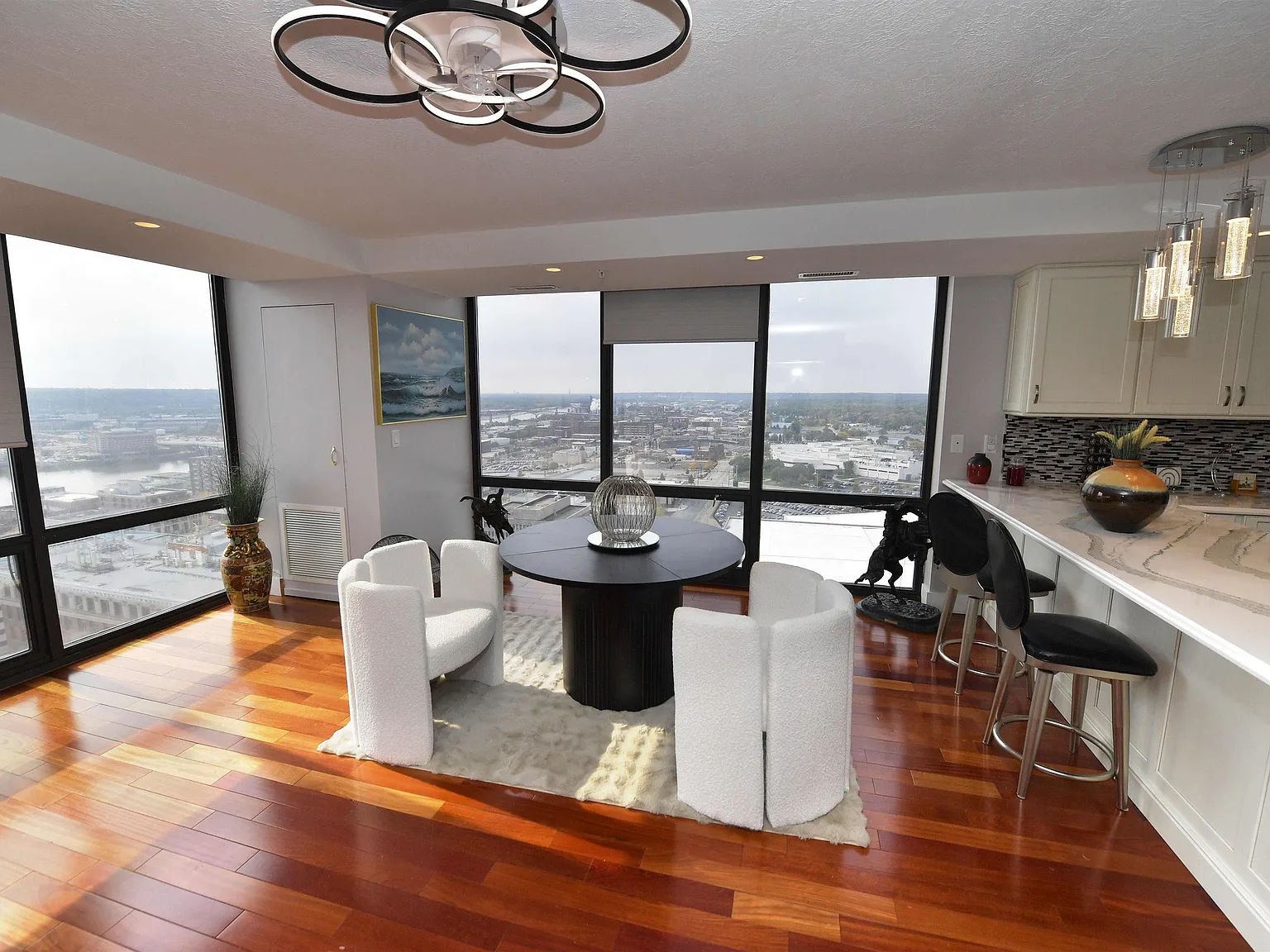 125 SW Jefferson Ave — Photo 3