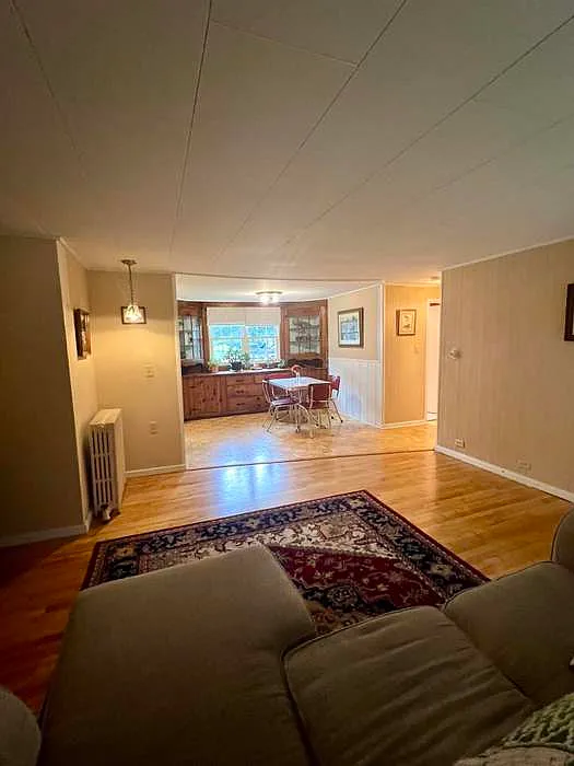 3 bed, 2913 sqft, $3,200 — Photo 4