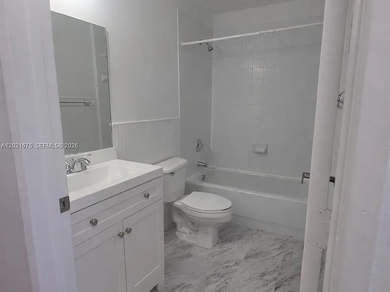 15761 SW 137th Ave #202 — Photo 19