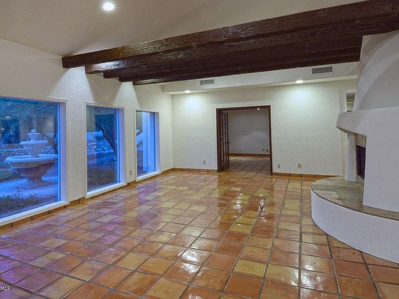 4th image of 55 E Calle Belleza