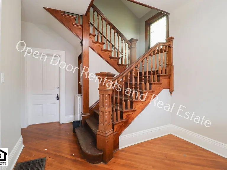 1101 Lake Ave — Photo 3