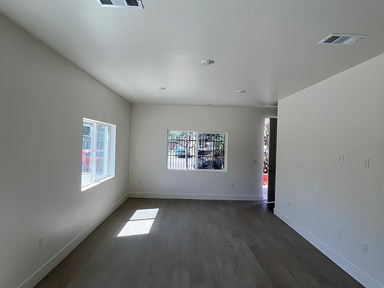 Spacious living/family room.
