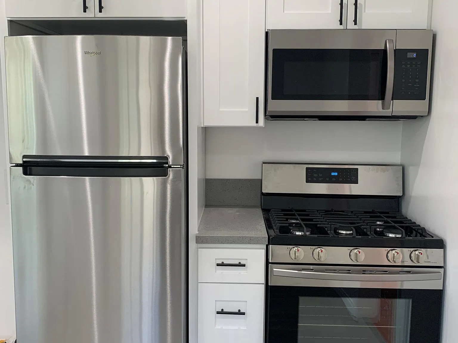 1175 N Virgil Ave — Photo 3