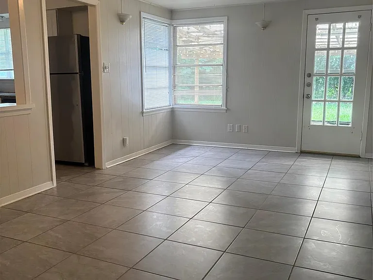 4713 Saxon St — Photo 4
