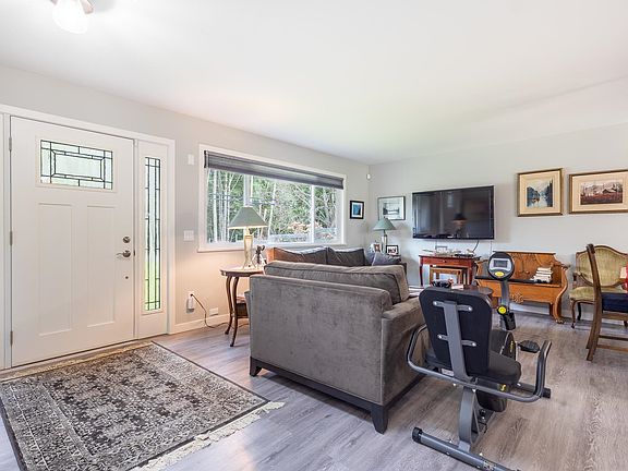 5th image of 7929 Southwood Rd