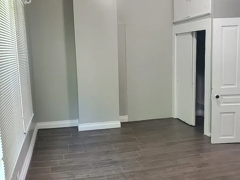 803 Woodlawn St — Photo 2