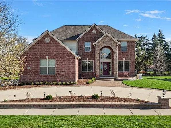4366 S Lake Ln, Shelby Township, MI 48316