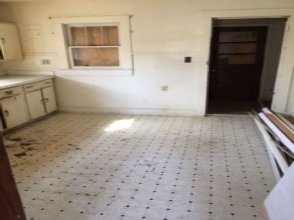 5th image of 127 Bowen Ln