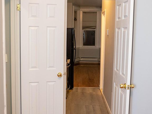 3rd image of 61A Atlantic St #2