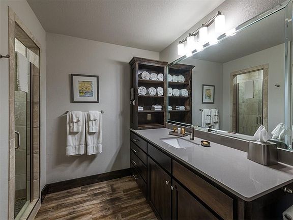 5th image of 219 Clubhouse Dr