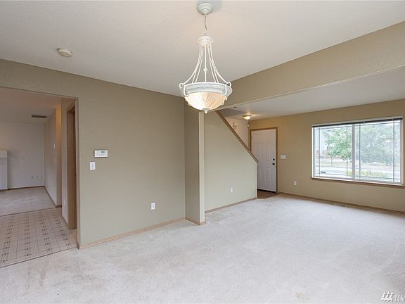 4th image of 1601 186th Street Ct E