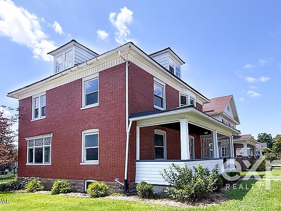 3rd image of 298 Woodland Ave