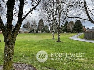 2nd image of 2221 E Meadow Boulevard