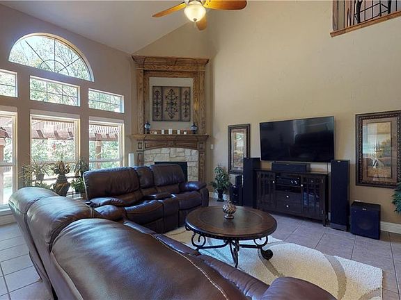4th image of 3420 Sherwood Ln