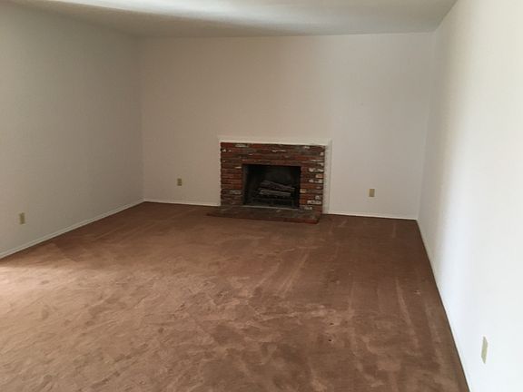 4th image of 842 David Dr