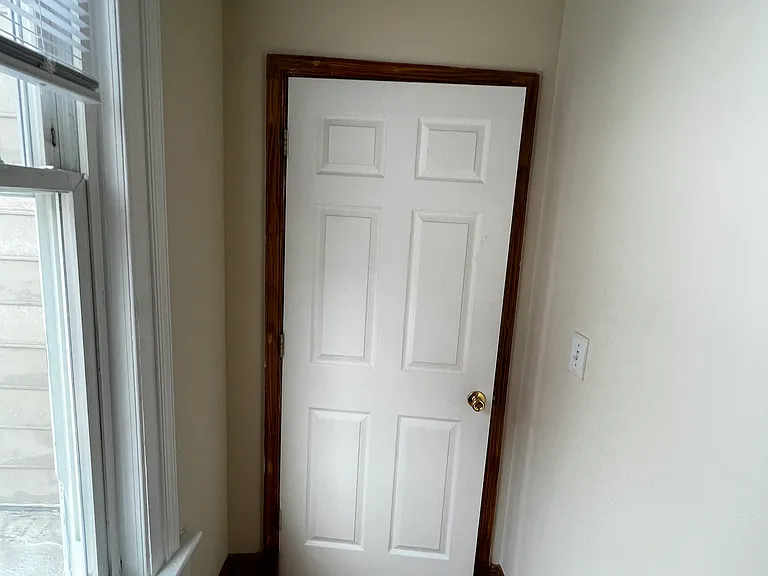 909 W Grace St #3 — Photo 22