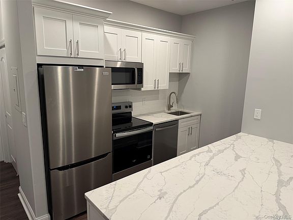 5th image of 100 Clarewood Drive #2K