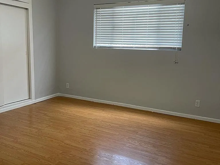 117 S Hoover St #1 — Photo 5