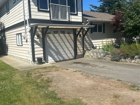 2290 Amelia Ave, Sidney, BC V8L 2H8