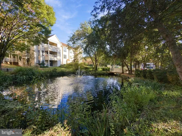 6614 Jupiter Hills Cir APT E, Alexandria, VA 22312