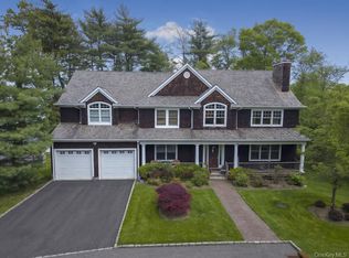 899 Harbor View Rd, Oyster Bay, NY 11771