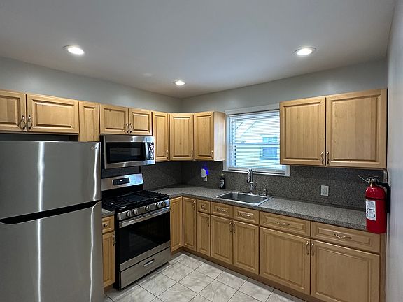 2nd image of 208 Page Ave Floor 2