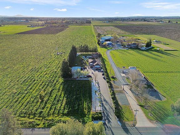 3rd image of 20201 N Dustin Rd
