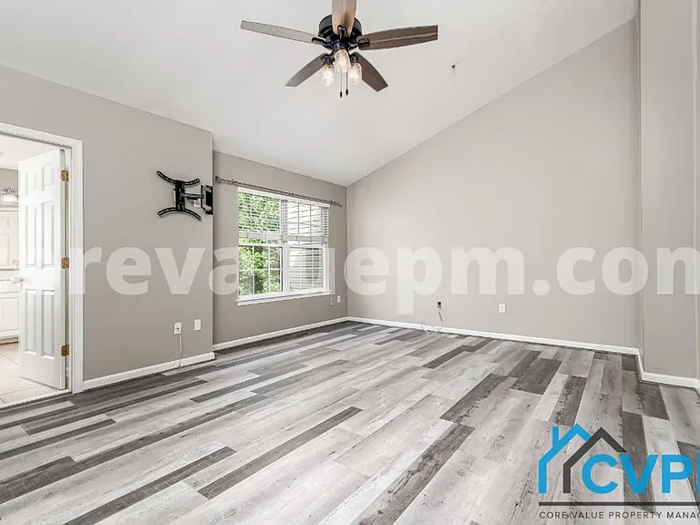 806 Emory Ct — Photo 21