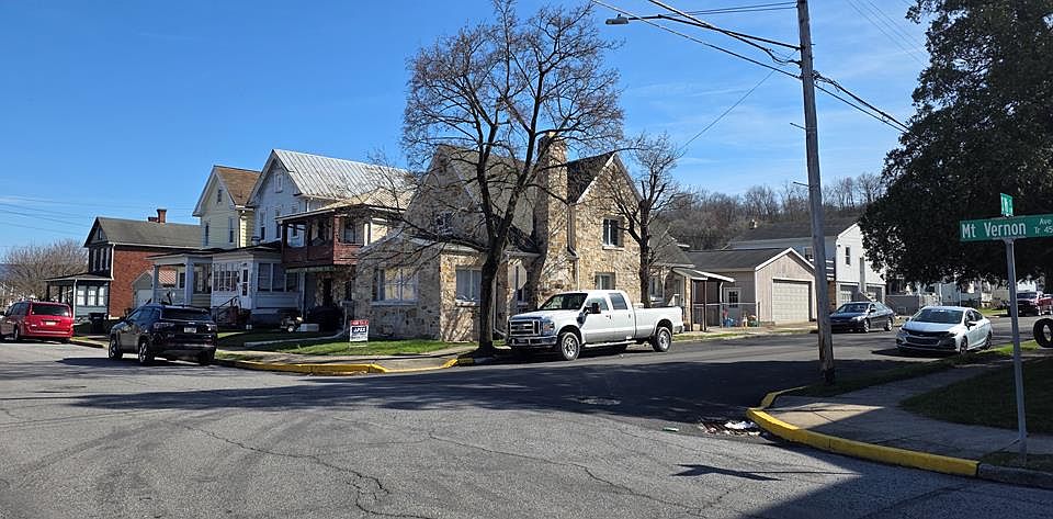 1st image of 830 Mount Vernon Ave