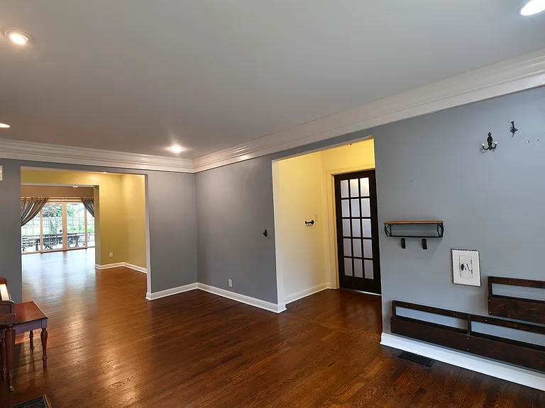 106 Manlyn Dr — Photo 21
