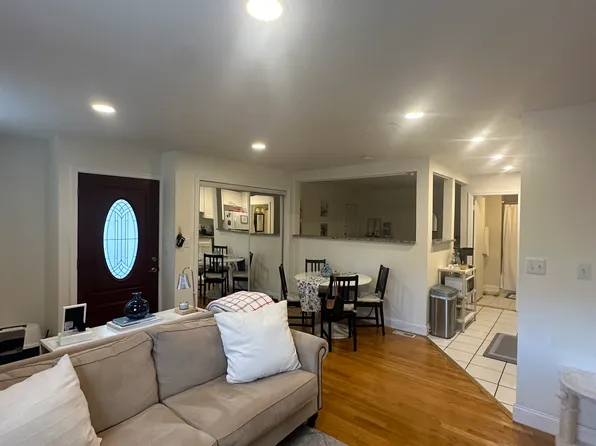2574 Massachusetts Ave, Cambridge, MA