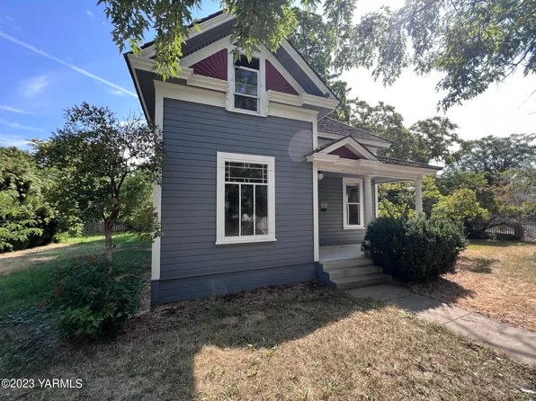 111 N 9th St, Yakima, WA 98901