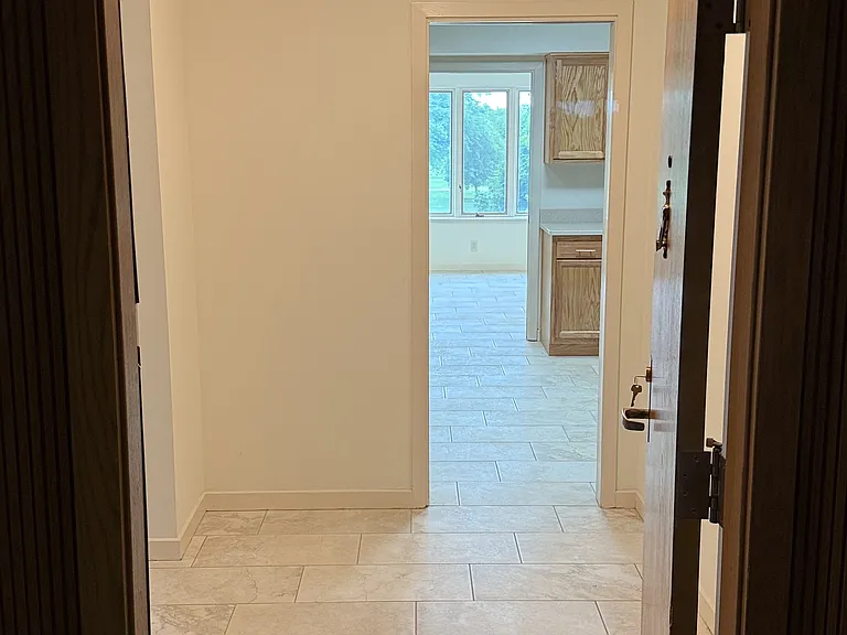 Chelsea Condos — Photo 25