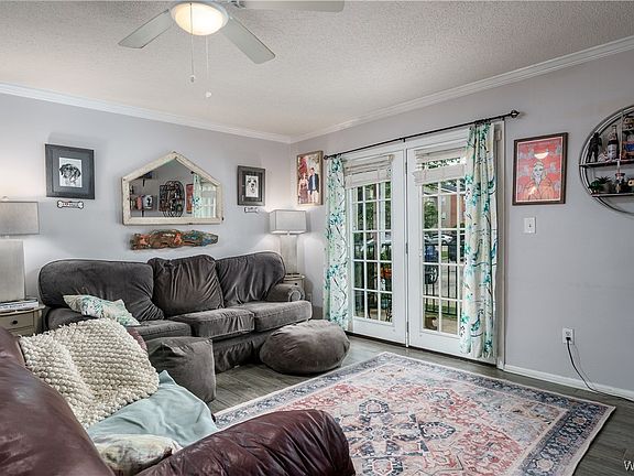 2nd image of 120 15th St E APT 402