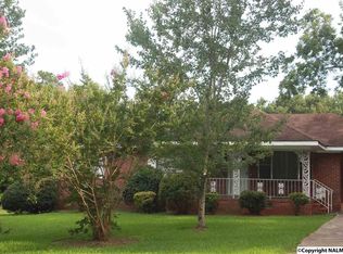 2305 McCoy Ln, Gadsden, AL 35901