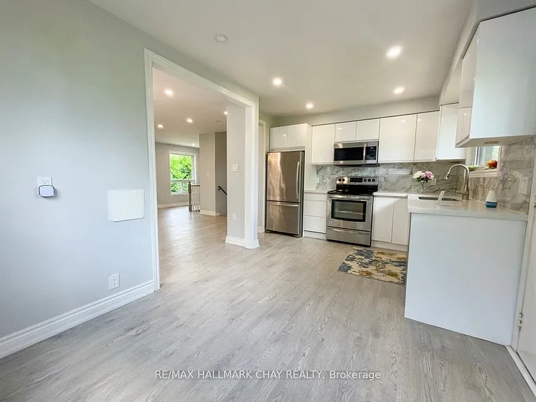 19 Carol Rd — Photo 9