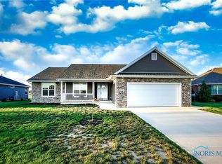 18700 Waterford Way, Findlay, OH