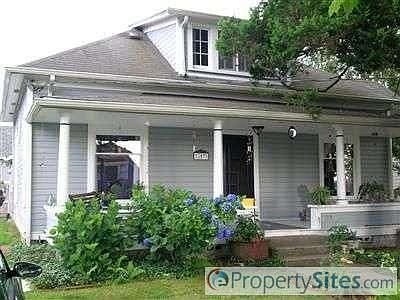 2nd image of 317 Avenue F