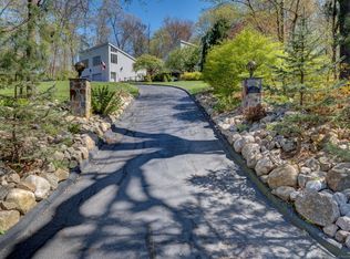 8 Woodland Ln, Berlin, CT 06037