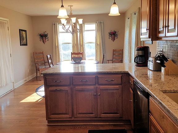5th image of 18405 Rock Creek Dr
