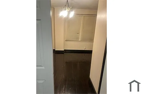 237 E Main St #1A Photo 1