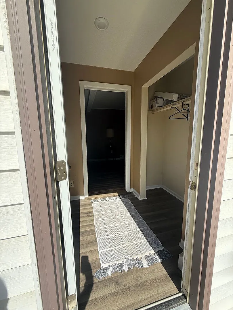 322 9th Ave SW — Photo 3